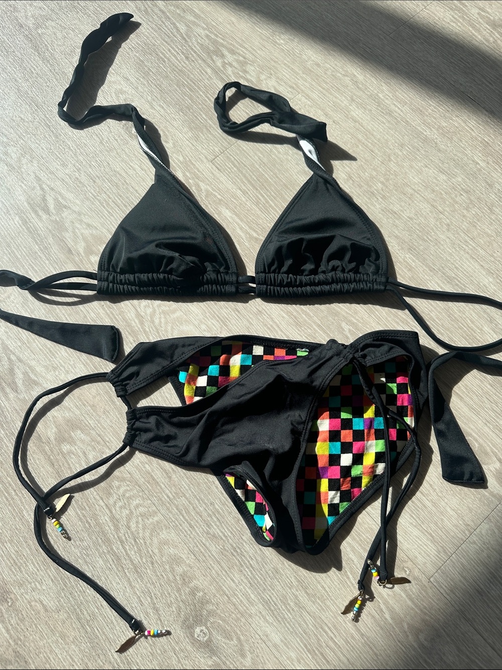 Hurley Triangle Bikini Set. pre owned. Adjustable top and bottom.